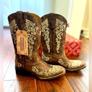 CORRAL WOMEN'S BROWN EMBROIDERED WESTERN BOOTS - NWT
